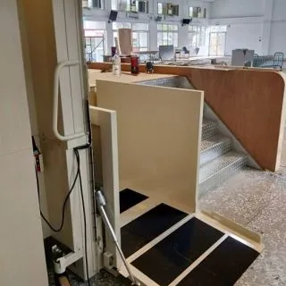 100544