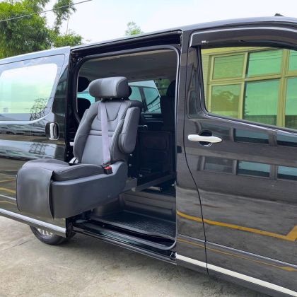 2024全自動中排汽車福祉椅Toyota Granvia-01